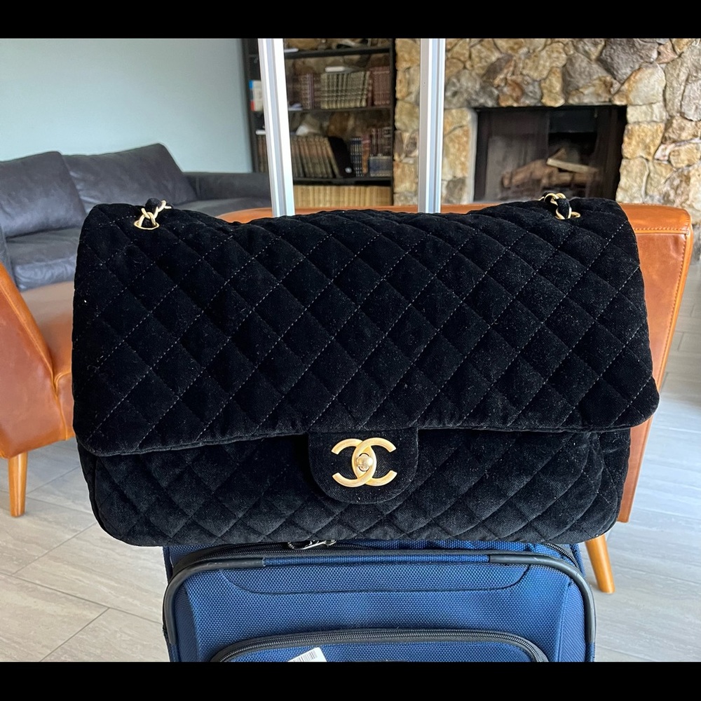 RARE Chanel XXL Velvet Airlines Bag - Picture 3 of 14